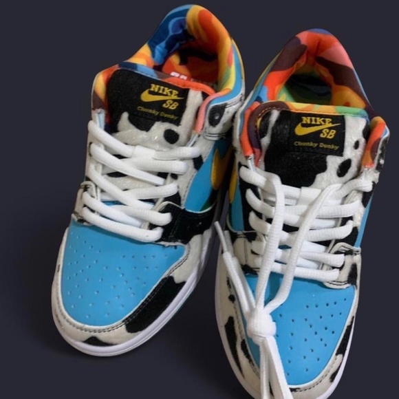 Nikes - Picture 2 of 2